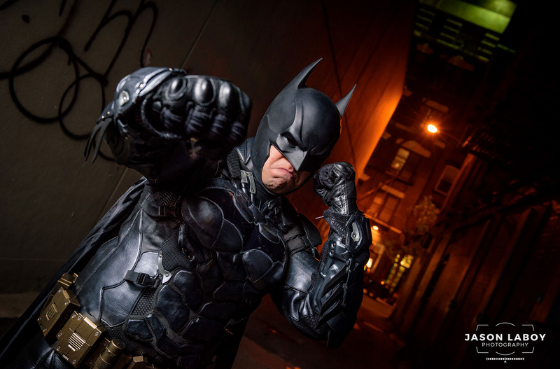 Illustration for article titled Marvel vs DC Cosplay Extravaganza